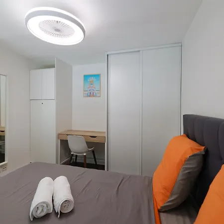 Apartment Center Flat 4 Persons